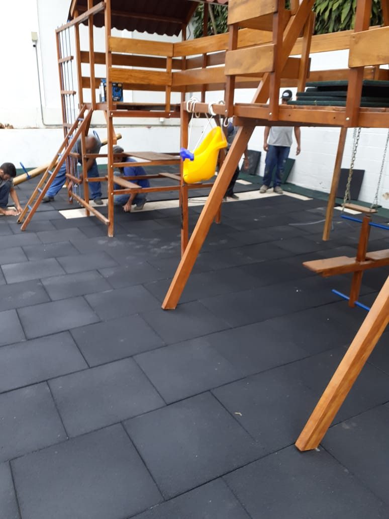 Instalação — Playground de Madeira