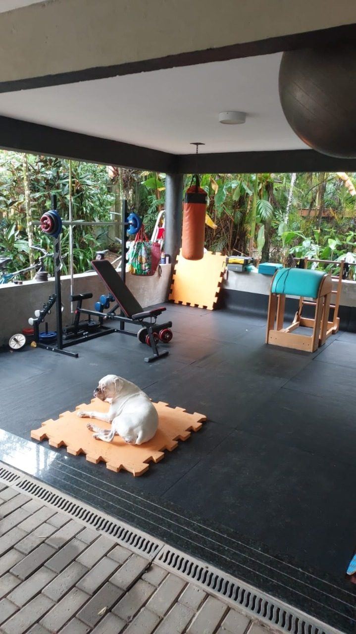 Academia residencial na varanda