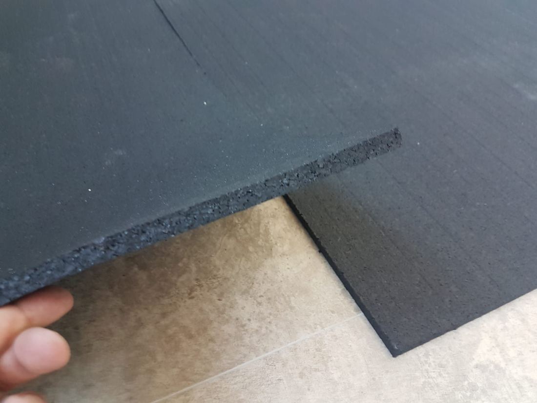 Detalhe de encaixe entre placas