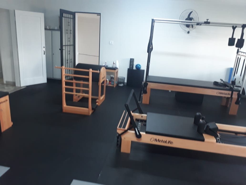 Estúdio de pilates — outro ângulo