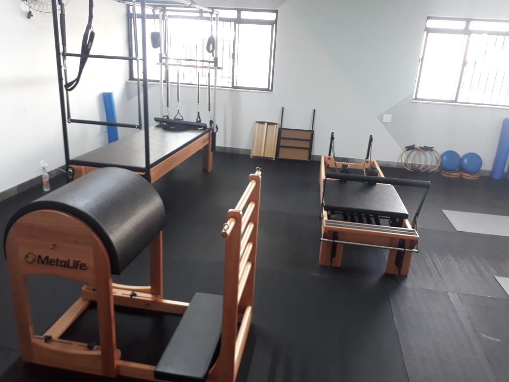 Equipamento reformer de pilates